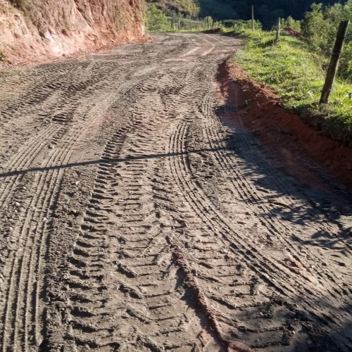 Prefeitura de Barra Mansa recupera estradas rurais e melhora acesso a produtores